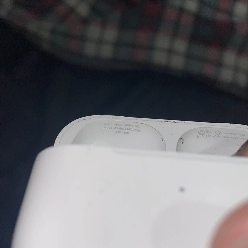 AirPod Pro  (case only)